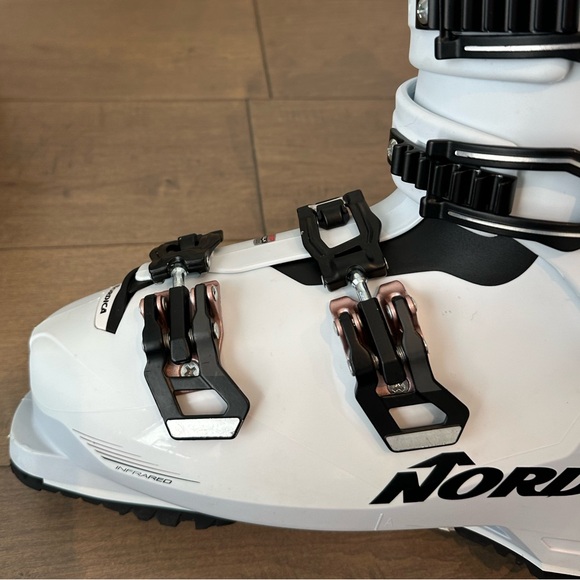 Nordica Promachine 105 Ski Boots - Women's 2023. 305 mm (26-26.5) - Picture 6 of 16